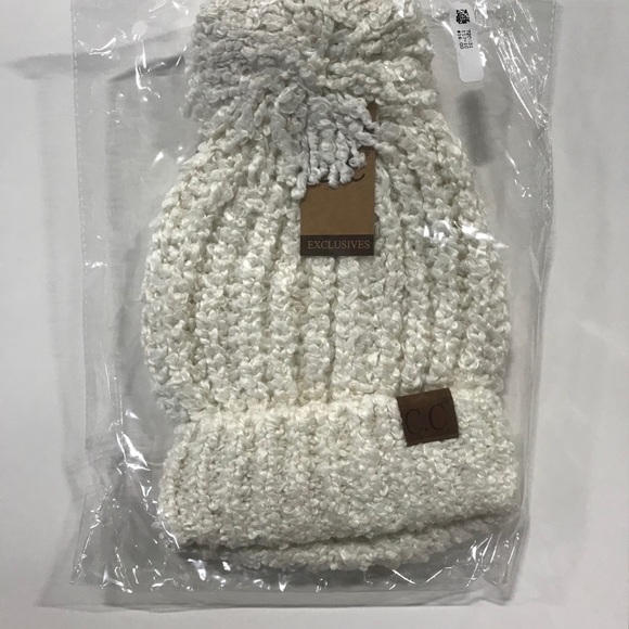 💥last one!💥CC Pom style beanie. - Picture 4 of 4